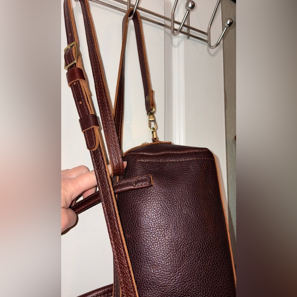 LIKE NEW Premium Portland Leather Small Sloan - Coldbrew Pebbled + Bonus Charm - Picture 10 of 16